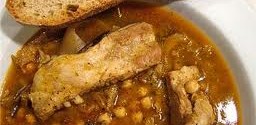 Minestrone di ceci e costine di maiale Minestrone di ceci e costine di maiale